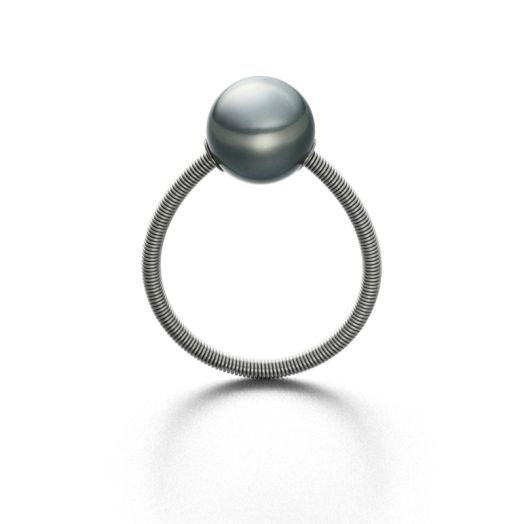 Perlenring One Tahiti Stahlspirale mit Perle onesta